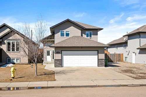 3908 74 Ave, Lloydminster, AB, T9V3M2 | Card Image