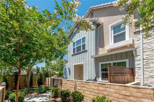 22964 Harvest Mill Cir, Santa Clarita, CA, 91350-5858 | Card Image