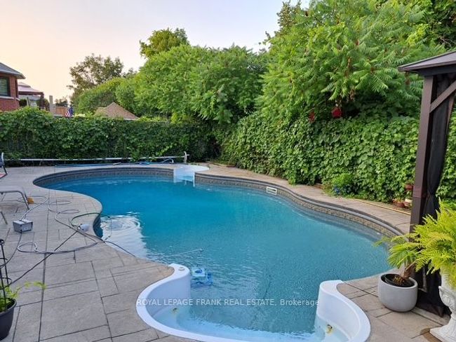 1819 Edenwood Dr, House other with 5 bedrooms, 3 bathrooms and 2 parking in Oshawa ON | Image 35