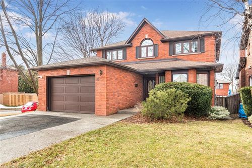 39 Guildwood Dr, Hamilton, ON, L9C6S3 | Card Image