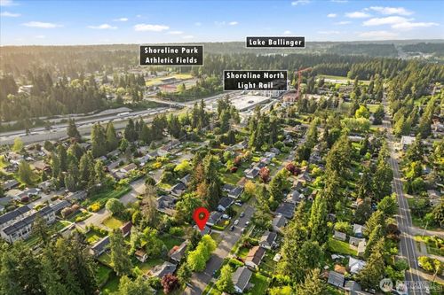 18031 9th Ave Ne, Shoreline, WA, 98155-3627 | Card Image