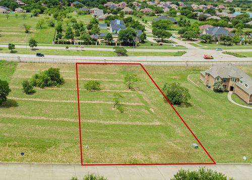 439 Breezeway Ct, Cedar Hill, TX, 75104-6734 | Card Image