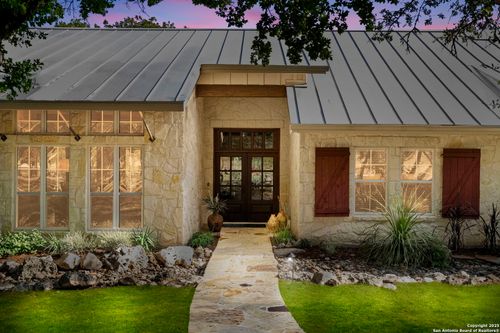 121 Saddle View Dr, Boerne, TX, 78006-7855 | Card Image