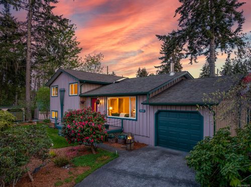 3843 Laurel Dr, Royston, BC, V0R2V0 | Card Image