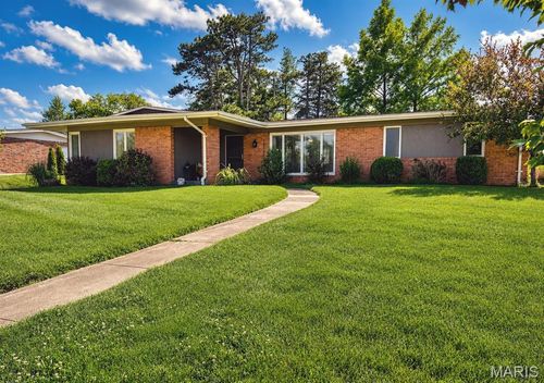 15362 Clayton Rd, Ballwin, MO, 63011-2463 | Card Image