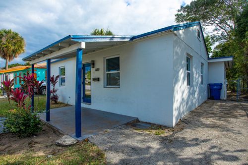 849 W 2nd St, Riviera Beach, FL, 33404-7621 | Card Image