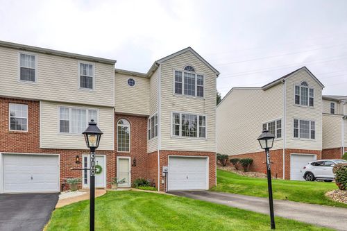 310 Links Ct, Delmont, PA, 15626-1684 | Card Image