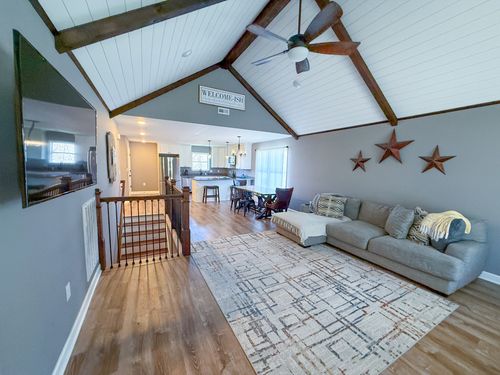 420 Fort Hill Dr, Pulaski, TN, 38478-2204 | Card Image