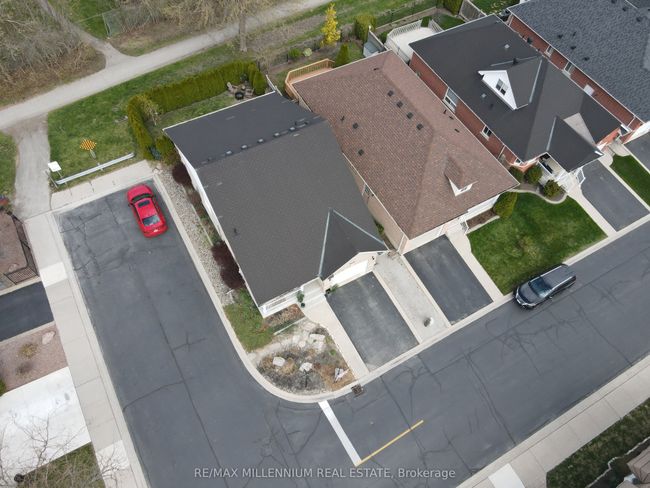 695 Poplar Rd, House other with 2 bedrooms, 4 bathrooms and 2 parking in Milton ON | Image 5