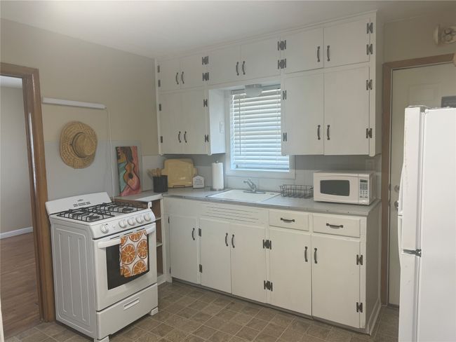 Unit A kitchen | Image 13