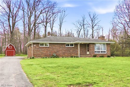 10121 Springfield Road, Poland, OH, 44514 | Card Image