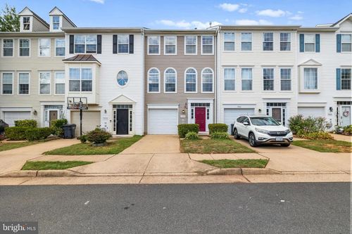 7048 Sauvage Ln, GAINESVILLE, VA, 20155-1672 | Card Image