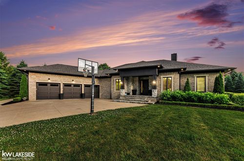 64164 Campground Rd, Washington Twp, MI, 48095-2406 | Card Image