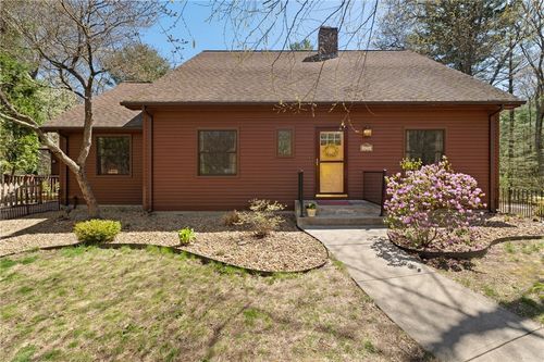 29 Howard Ave, Hope, RI, 02831-1341 | Card Image