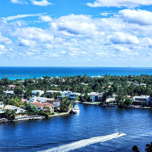 apt-1635-20505 E Country Club Dr, Aventura, FL, 33180-3040 | Card Image