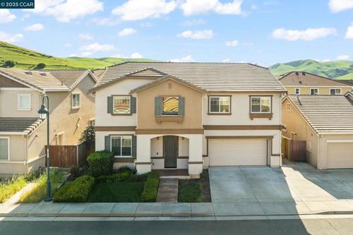 2121 Nokota Dr, Fairfield, CA, 94534-7455 | Card Image