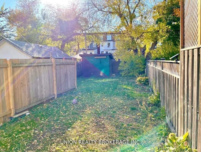 LOWER - 142 Pickering St, House other with 1 bedrooms, 1 bathrooms and null parking in Toronto ON | Image 8