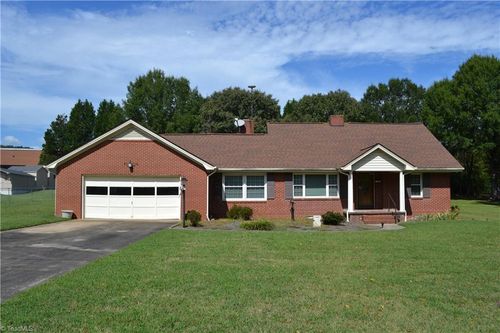 120 Long St, Mayodan, NC, 27027-2518 | Card Image