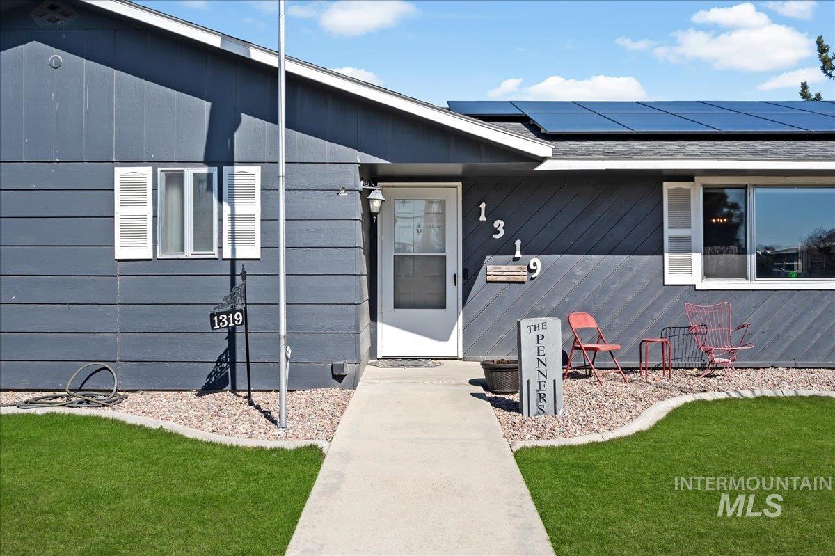 Larch St, Caldwell, ID 83605