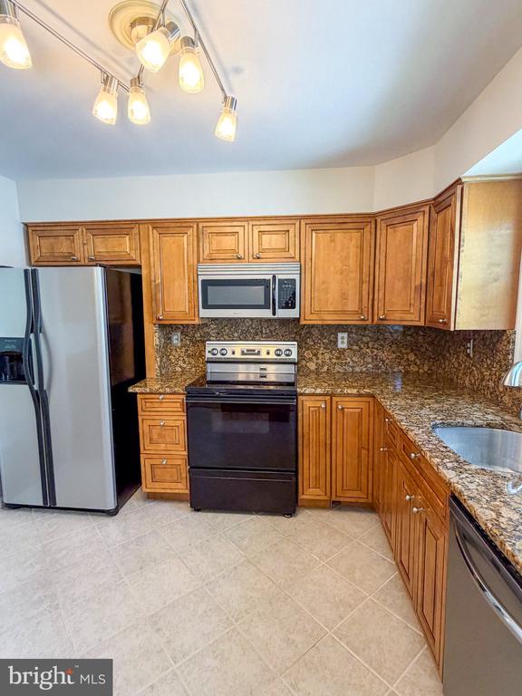 Residential Lease in FORT WASHINGTON 3