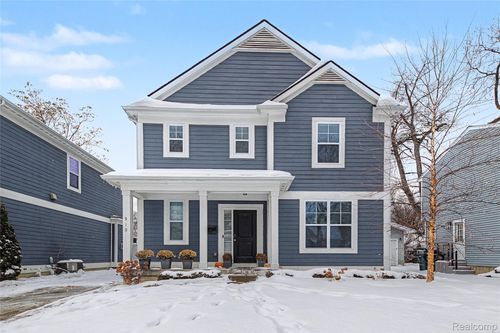 910 Mclean Ave, Royal Oak, MI, 48067-3488 | Card Image