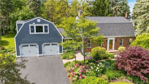 7534 Broadfield Rd, Manlius, NY, 13104-8427 | Card Image