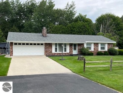 575 Janet Street, East Tawas, MI, 48730 | Card Image