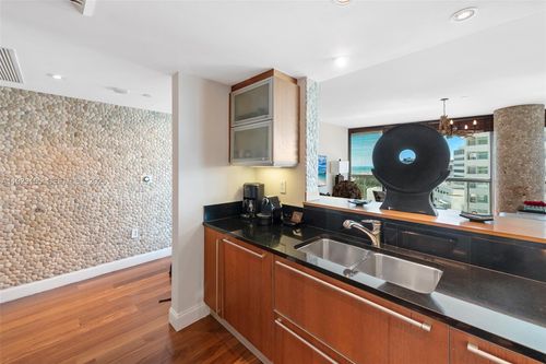 1706-101 20th St, Miami Beach, FL, 33139-1903 | Card Image