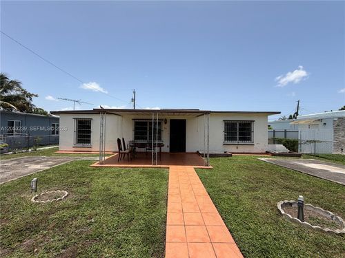 881 E 14th St, Hialeah, FL, 33010-3335 | Card Image