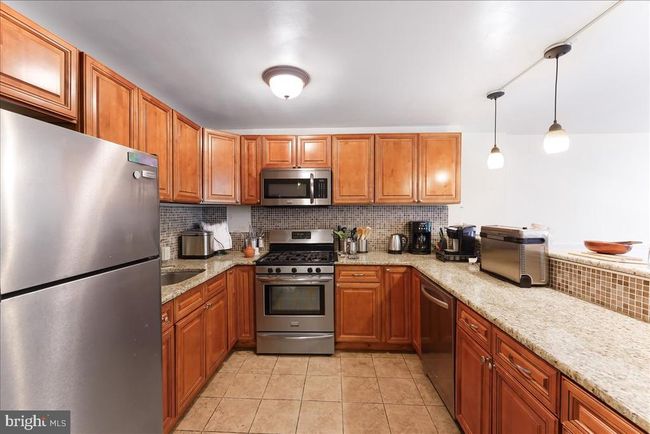 121 - 1030 E Lancaster Ave, Condo with 2 bedrooms, 1 bathrooms and null parking in BRYN MAWR PA | Image 4