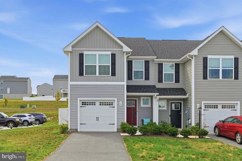 64 Dripping Spring Dr, HEDGESVILLE, WV, 25427-7716 | Card Image