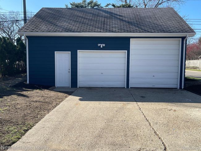985 W Hazelhurst St, House other with 3 bedrooms, 3 bathrooms and null parking in Ferndale MI | Image 4