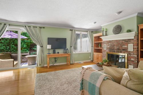 34 Briston Ct, Bedford, NH, 03110-6529 | Card Image