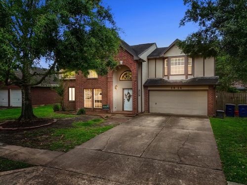 1814 Oak Valley Dr, Kemah, TX, 77565-8110 | Card Image
