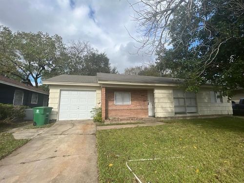 5655 Belneath St, Houston, TX, 77033-3108 | Card Image