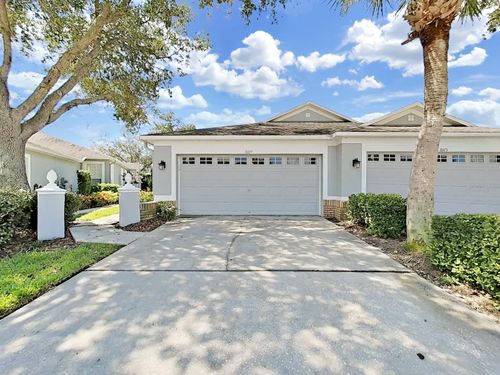 6077 Sandhill Ridge Dr, LITHIA, FL, 33547-3884 | Card Image