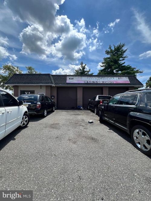 400 W Broad St, PAULSBORO, NJ, 08066-1008 | Card Image