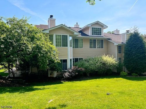 15 Crossfield Ct, Bedminster, NJ, 07921-1423 | Card Image