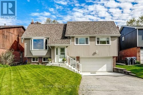 2995 Saint Malo Circle, Mississauga (Meadowvale), ON, L5N1T1 | Card Image