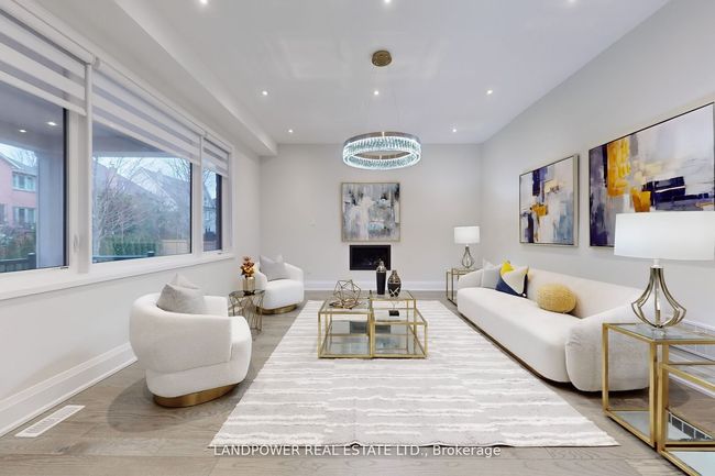 52 Klees Cres, House other with 5 bedrooms, 5 bathrooms and 3 parking in Aurora ON | Image 5