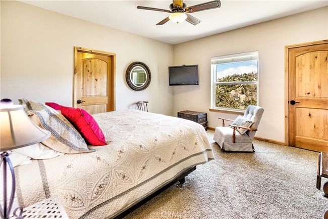 26855 Inyo Ct, House other with 3 bedrooms, 3 bathrooms and 2 parking in Lake Arrowhead CA | Image 31