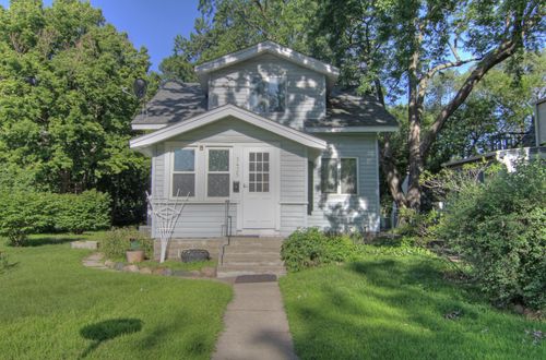 5435 Camden Ave N, Brooklyn Center, MN, 55430-3221 | Card Image