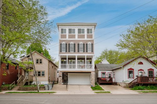 2425 S Superior St, Milwaukee, WI, 53207-1929 | Card Image