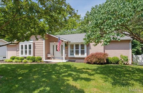 447 Maymont Dr, Ballwin, MO, 63011-3432 | Card Image