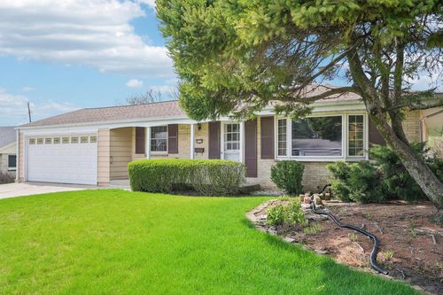 6035 S 23rd Street, Milwaukee, WI, 53221 | Card Image