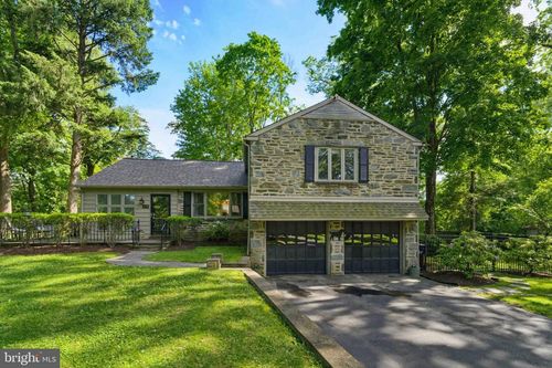 1070 Blue Rock Ln, BLUE BELL, PA, 19422-2004 | Card Image