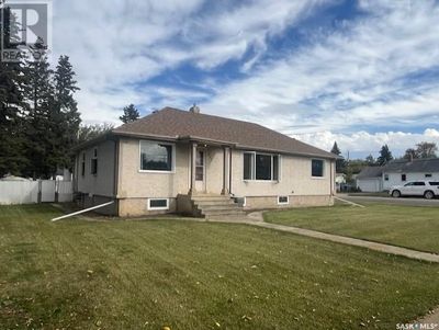 222 Crawford Ave E, House other with 3 bedrooms, 2 bathrooms and null parking in Melfort SK | Image 3