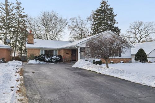 147 Chicago Ave, Clarendon Hills, IL, 60514-1243 | Card Image