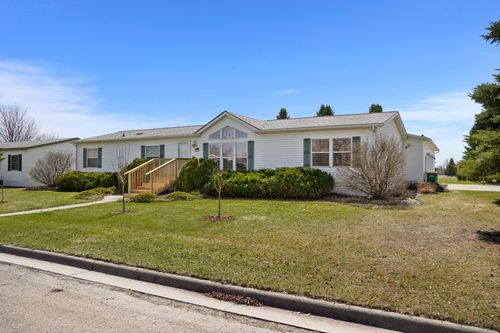 4 4th Ave Se, Gwinner, ND, 58040-4344 | Card Image