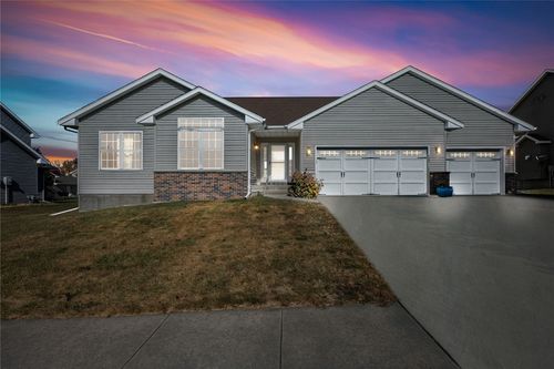 2025 Hillside Dr, Ely, IA, 52227 | Card Image